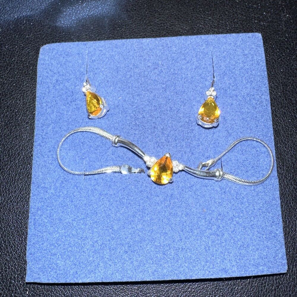 Avon - Pear shaped birthstone 3-piece set - November/simulated Citrine